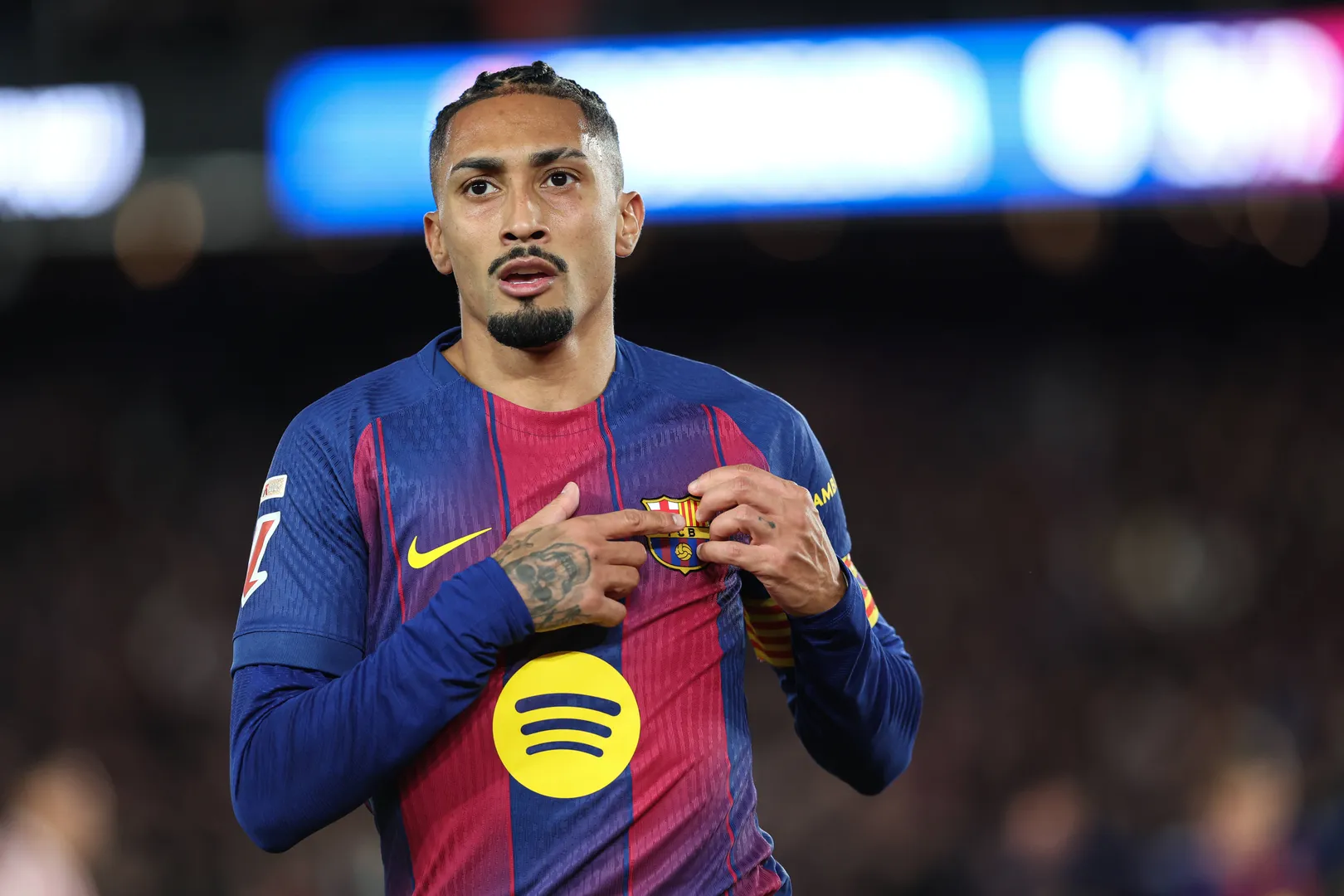 Raphinha comemora gol do Barcelona
