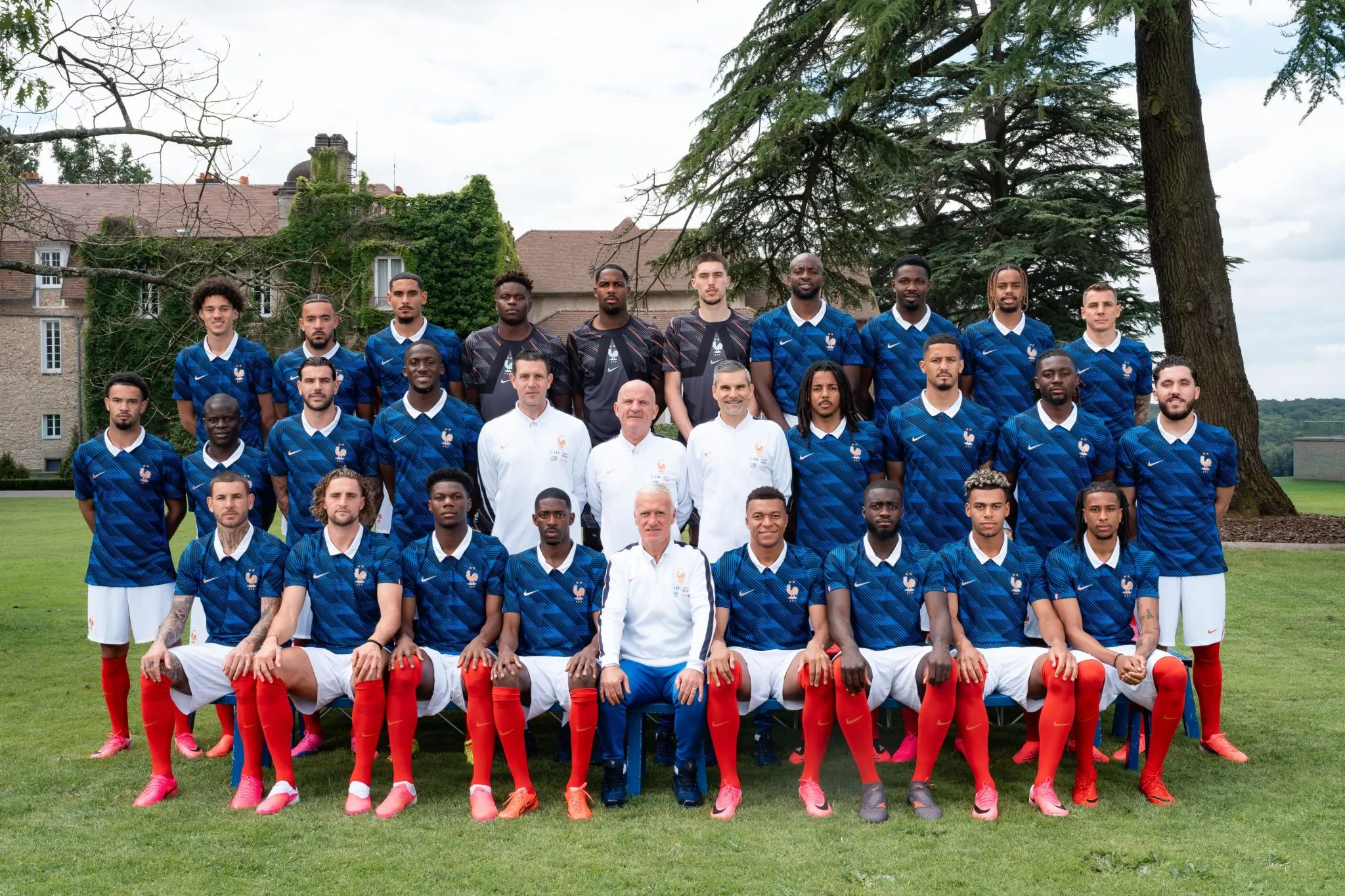 Elenco da sele&ccedil;&atilde;o francesa em Clairefontaine antes da Copa do Mundo (Foto: Simon Morcel/FFF/Icon Sport)
