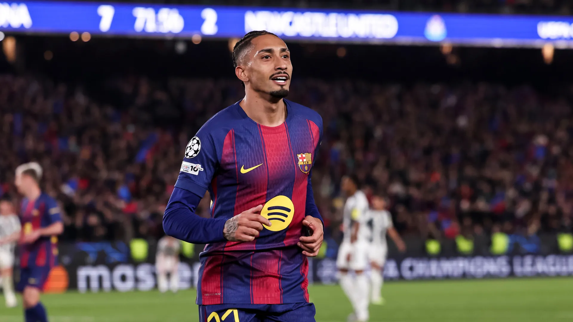 Raphinha foi destaque pelo Barcelona (