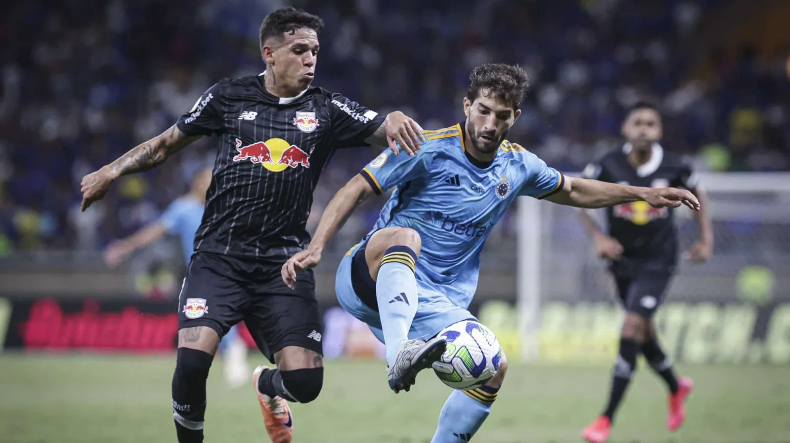 Cruzeiro e RB Bragantino pecam nas finaliza&ccedil;&otilde;es e empatam no Mineir&atilde;o