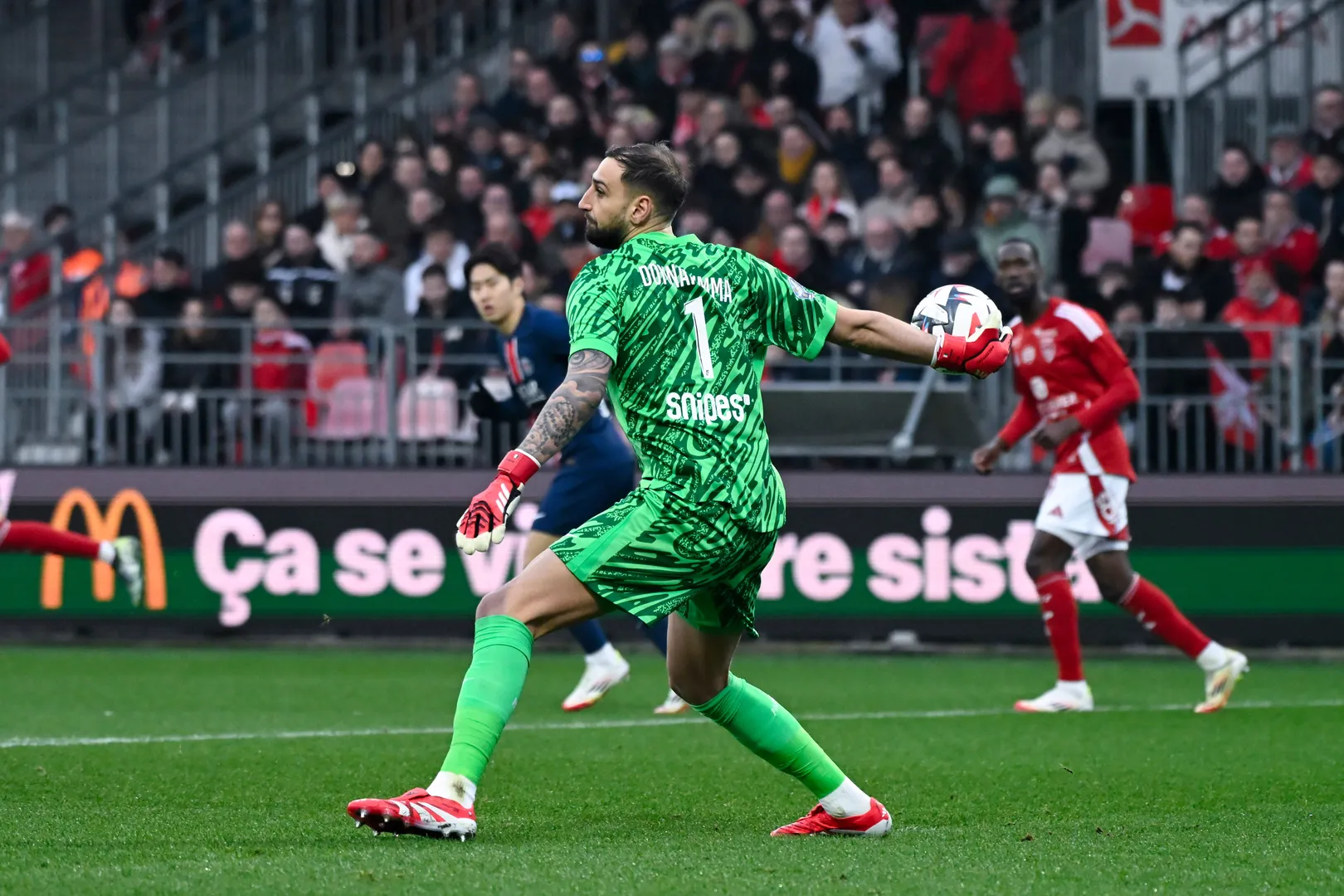 Renato Marin ter&aacute; concorr&ecirc;ncia forte no PSG e pode se tornar ativo ao time parisiense no futuro
