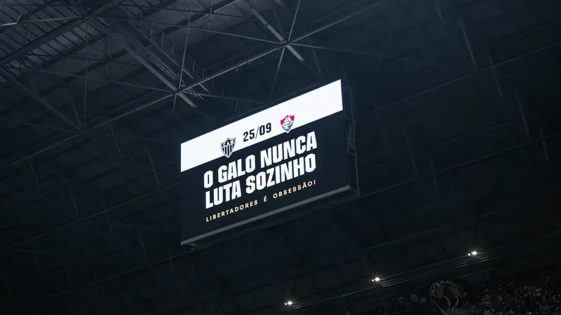 A mensagem no tel&atilde;o da Arena MRV antes de Galo x Flu