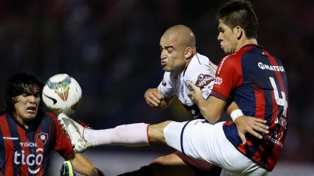 APTOPIX Paraguay Argentina Soccer Copa Libertadores
