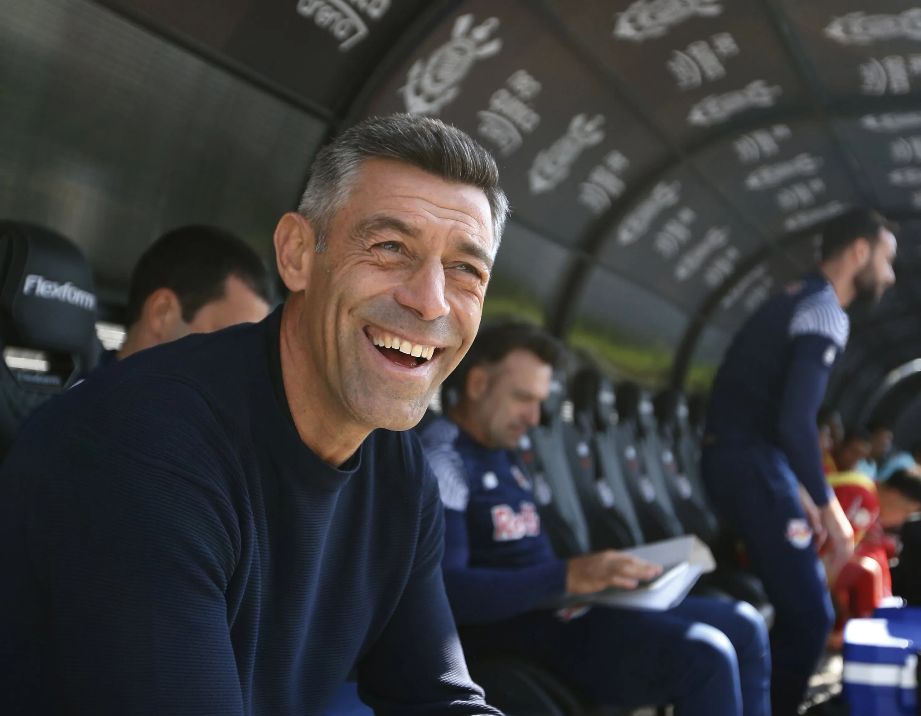 Maur&iacute;cio Noriega: Caixinha de gratas surpresas