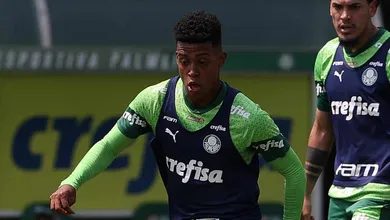 Vanderlan tem chance inesperada no Palmeiras para evitar repetir destino de Garcia