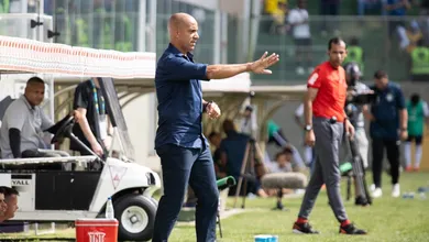 Pepa previu dia ruim do Cruzeiro ap&oacute;s dez minutos de jogo contra o Coritiba