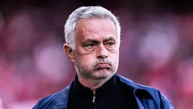 Benfica trata sa&iacute;da de Jos&eacute; Mourinho como real e mira solu&ccedil;&atilde;o na Premier League
