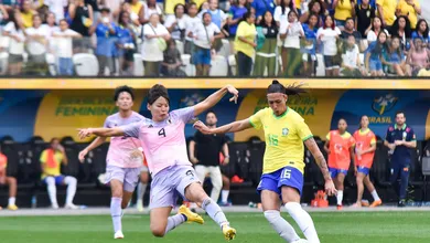 Brasil falha defensivamente, sofre dois gols no primeiro tempo e perde amistoso para o Jap&atilde;o
