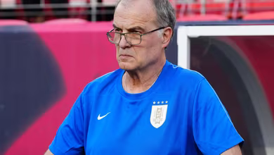 Ap&oacute;s os absurdos da Copa Am&eacute;rica, &eacute; necess&aacute;rio um elogio &agrave; loucura de Bielsa