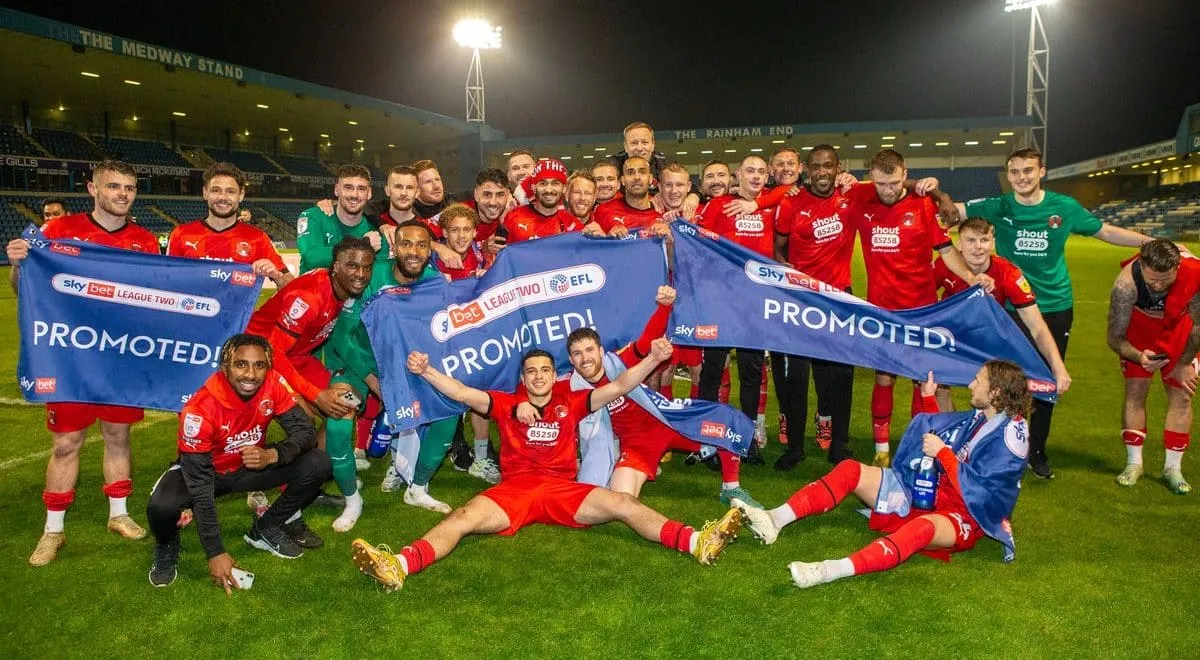 O Leyton Orient se reergue de tempos dif&iacute;ceis e, depois de oito anos, volta &agrave; terceirona do Campeonato Ingl&ecirc;s