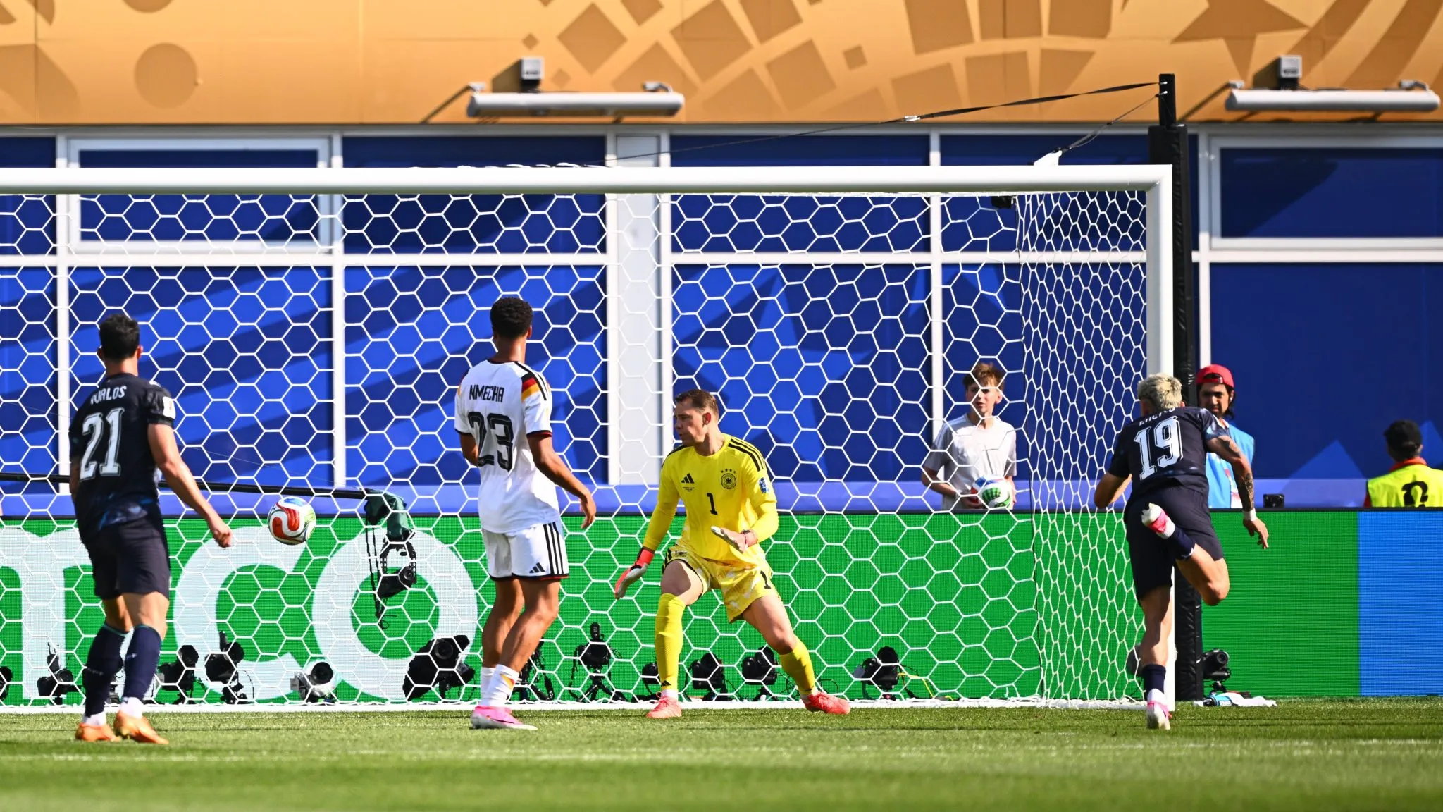 Enciso marca gol que abriu o placar entre Alemanha e Paraguai (Foto: PictureAlliance / Icon Sport)
