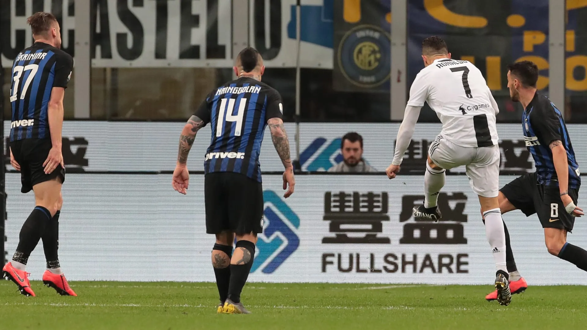 Inter vencia com um gola&ccedil;o de Nainggolan, mas Cristiano Ronaldo foi fatal para dar empate &agrave; Juventus