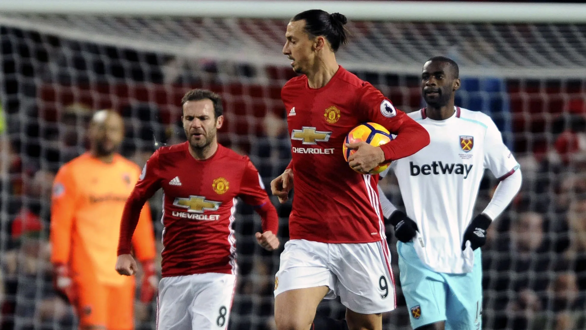 Mais uma vez Manchester United jogou bem, mas s&oacute; empatou com o West Ham