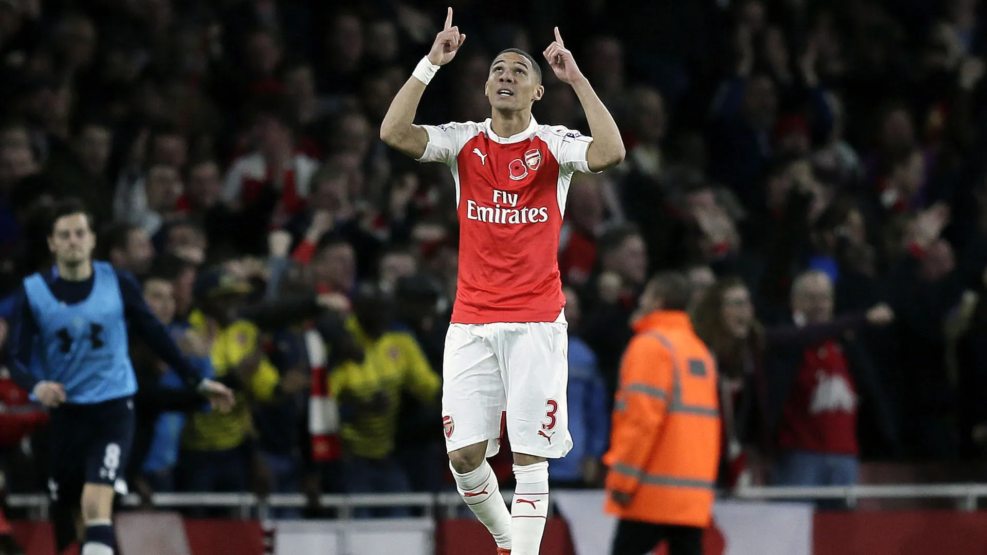 Um cruzamento, uma substitui&ccedil;&atilde;o e Arsenal arranca empate do Tottenham