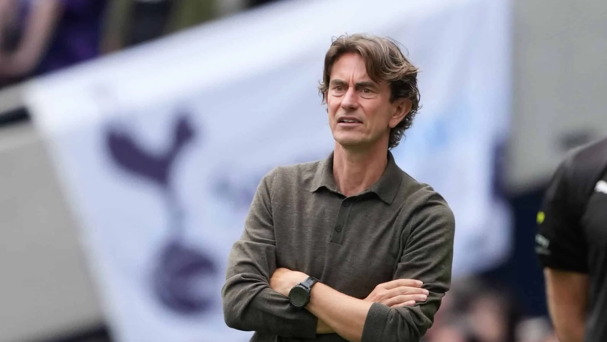 &lsquo;Isso d&oacute;i demais&rsquo;: T&eacute;cnico do Tottenham &eacute; ignorado por jogadores e faz cr&iacute;tica ap&oacute;s derrota