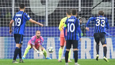 Walker teve que quebrar o galho no gol, e o City conseguiu se segurar para empatar com a Atalanta