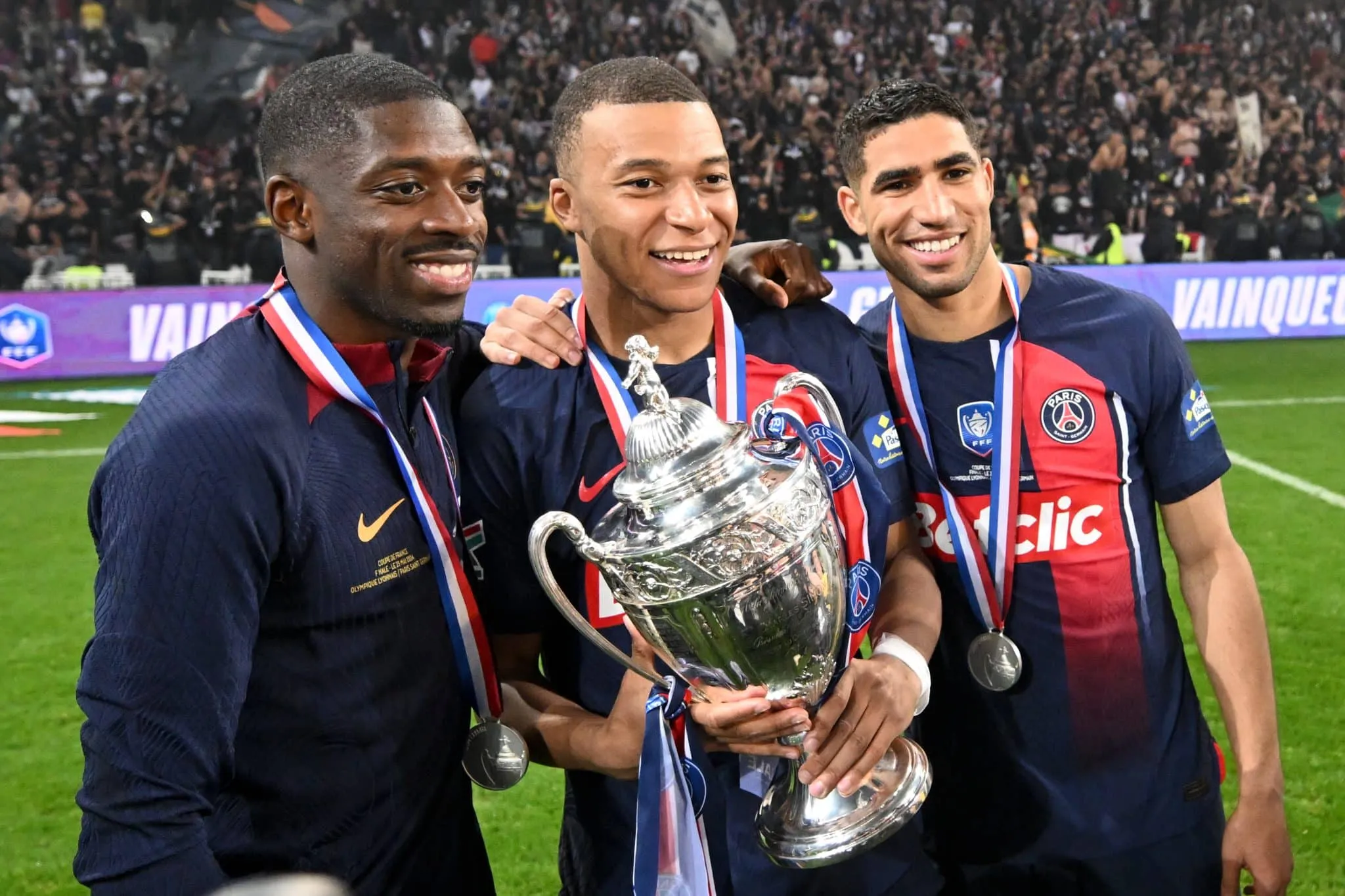 PSG luta contra debandada ap&oacute;s sa&iacute;da de Mbapp&eacute;