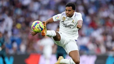 Rodrygo jogou o fino com um gola&ccedil;o e uma assist&ecirc;ncia absurda, em vit&oacute;ria do Real ainda com tripleta de Benzema