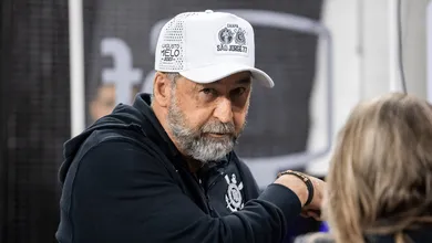 Quais as diferen&ccedil;as entre os pedidos de impeachment contra o presidente do Corinthians?