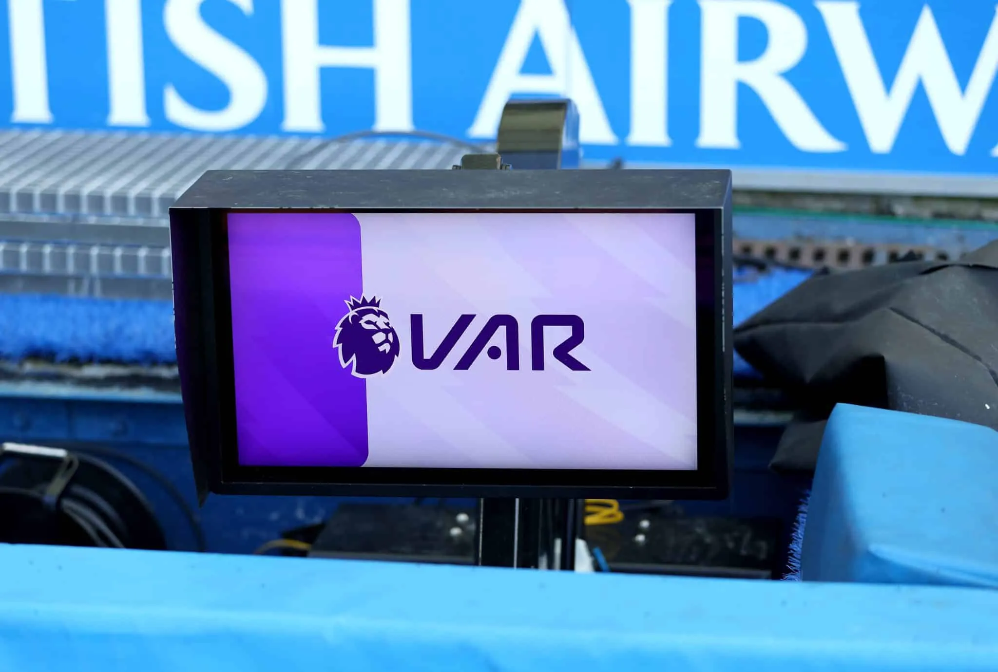 Como Premier League tentar&aacute; &lsquo;blindar&rsquo; o VAR de cr&iacute;ticas na pr&oacute;xima temporada?