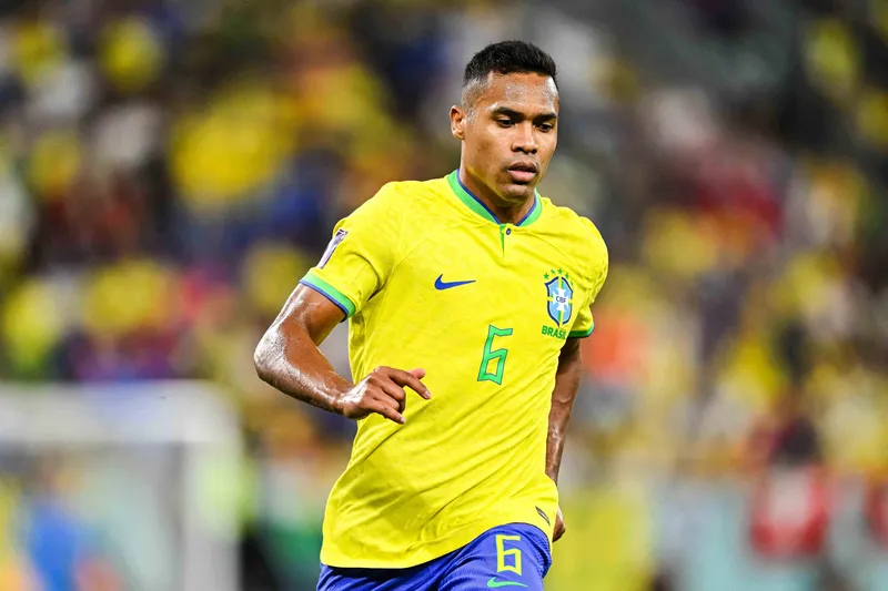 Alex Sandro pela Sele&ccedil;&atilde;o Brasileira na Copa do Catar, em 2022. Foto: Icon Sport