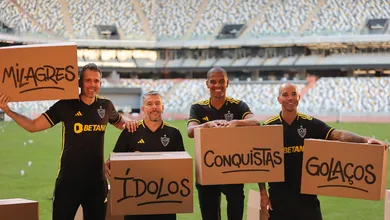 Atl&eacute;tico-MG estrear&aacute; 3&ordf; camisa contra o Botafogo, rival que estragou mesma festa h&aacute; 15 anos