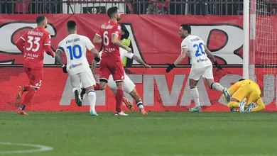 Em ritmo de treino, a Internazionale trucidou o Monza e garantiu mais uma rodada na lideran&ccedil;a