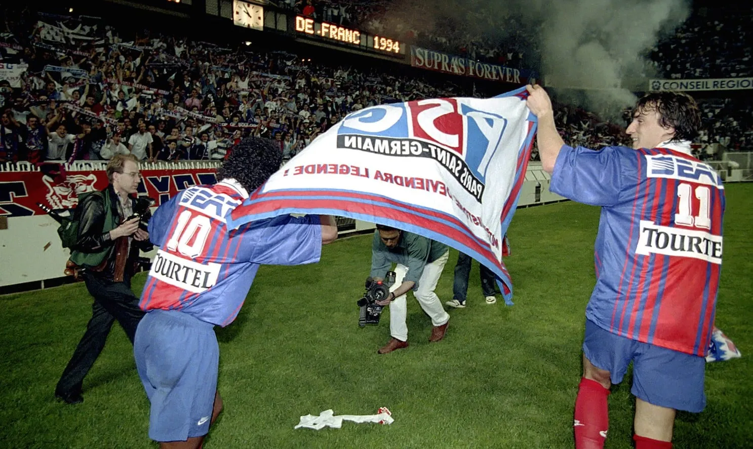 O tima&ccedil;o de craques que encerrou uma hegemonia: 25 anos do PSG campe&atilde;o franc&ecirc;s em 1993/94
