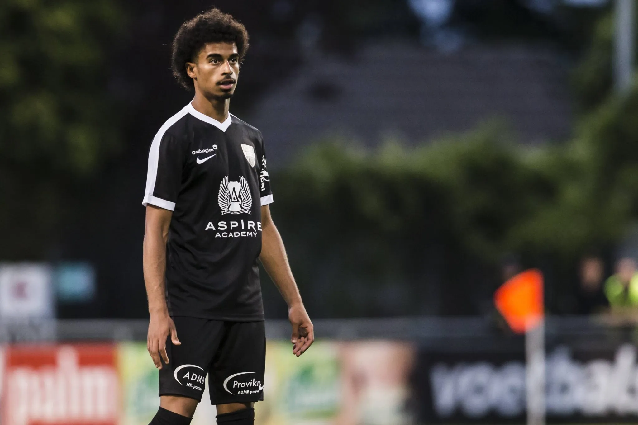 Akram Afif pelo Eupen, da B&eacute;lgica, em julho de 2017 (Foto: Imago/Pro Shots)