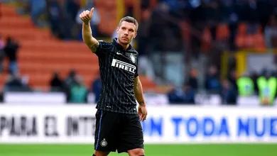 Menos Instagram, mais bola: Mancini diz que Podolski est&aacute; devendo na Inter