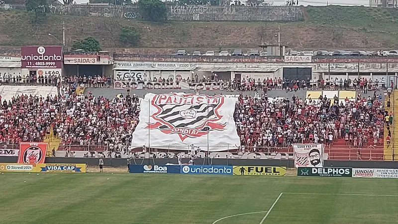 Torcida do Paulista faz festa no Jayme Cintra 