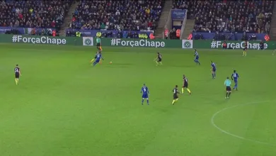 Durante o passeio contra o City, o Leicester tamb&eacute;m desejou #For&ccedil;aChape em seu est&aacute;dio