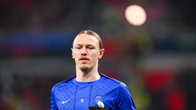 Her&oacute;i do PSG contra o Flamengo, Safonov tem hist&oacute;rico pol&ecirc;mico e desbancou refor&ccedil;o de R$ 253 milh&otilde;es
