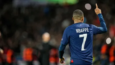 PSG &eacute; eficiente para vencer e deixar o decepcionante Milan com a corda no pesco&ccedil;o