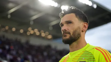 Lloris repudia m&uacute;sica racista de argentinos enquanto vice-presidente defende atletas