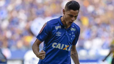 Com gol rel&acirc;mpago e expuls&atilde;o, Cruzeiro vence o segundo cl&aacute;ssico do ano