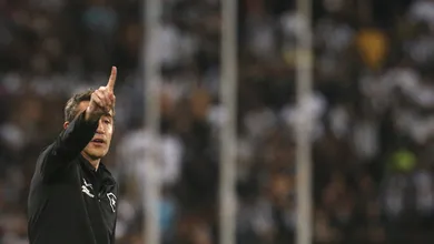Bruno Lage conseguiu transformar em drama o que poderia ser s&oacute; mais um trope&ccedil;o do Botafogo