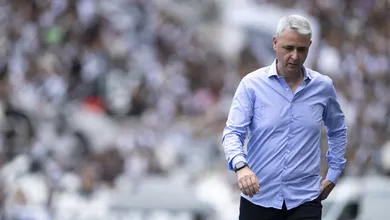Sem rumo, Botafogo anuncia demiss&atilde;o de Tiago Nunes em meio a disputa da segunda fase da Libertadores