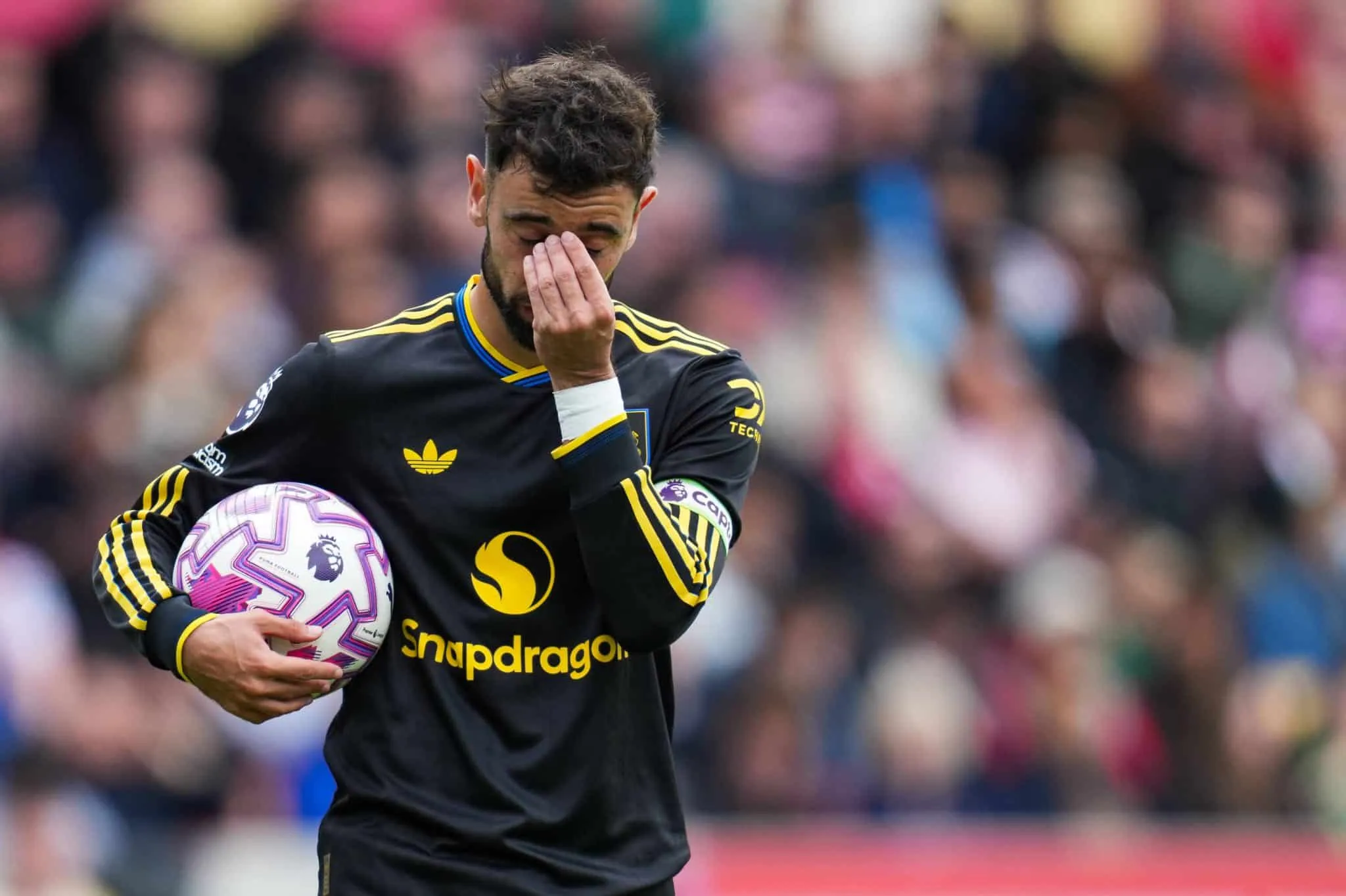 &lsquo;Qualquer treinador que vier para c&aacute; est&aacute; a um jogo de uma crise, Manchester United &eacute; assim&rsquo;