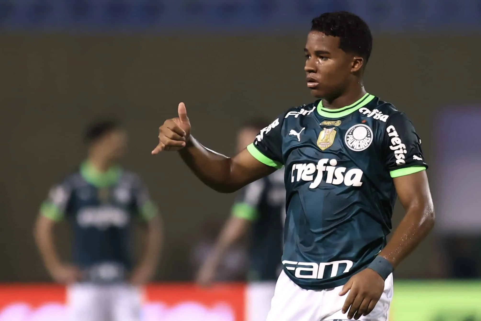 Deixaram o coisa ruim chegar: Palmeiras bate o Internacional, vira l&iacute;der e p&otilde;e o Botafogo contra a parede