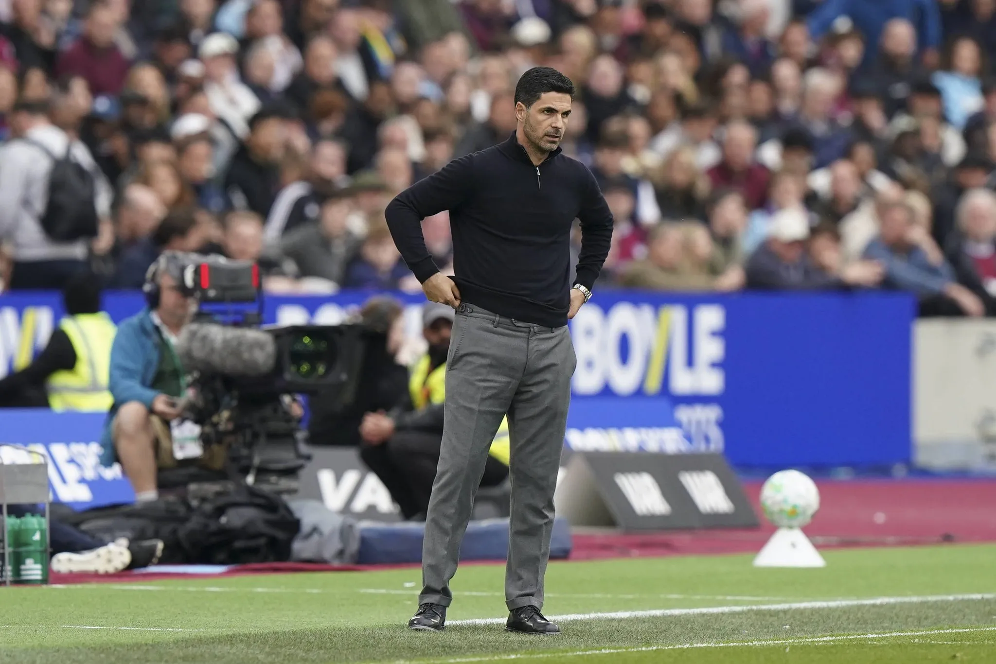Mikel Arteta durante West Ham x Arsenal (Foto: Imago/Every Second Media)