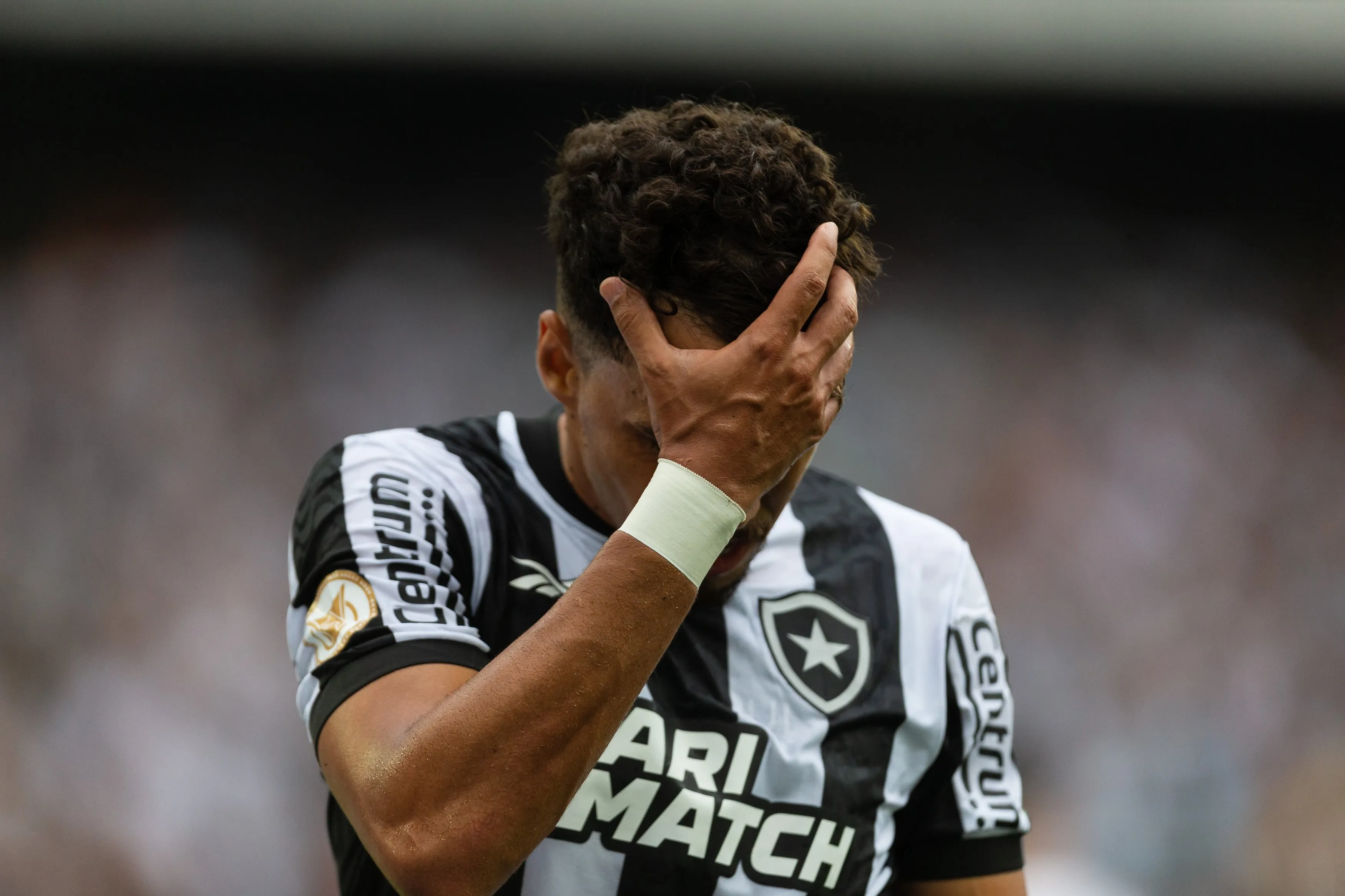 Gols sofridos no fim d&atilde;o o tom da melanc&oacute;lica reta final de Brasileiro do Botafogo