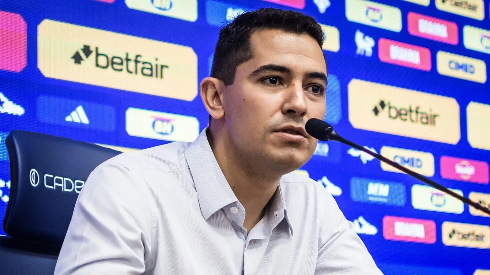 A uma semana do fim da janela, Cruzeiro ainda tem lacunas no elenco