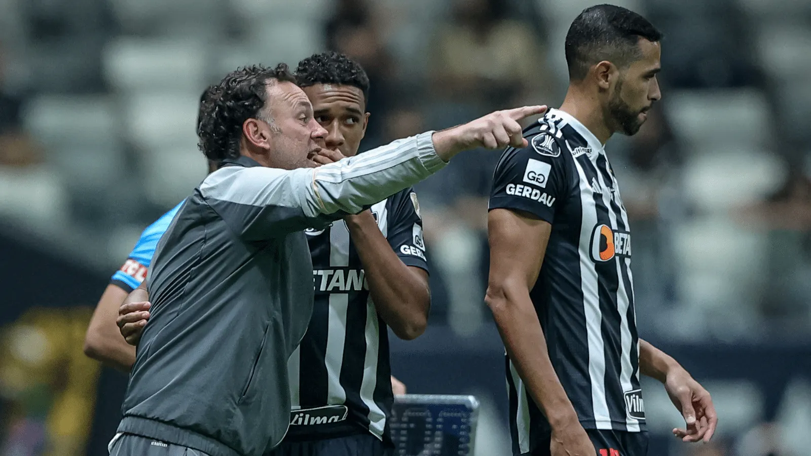 Milito faz testes e ganha op&ccedil;&otilde;es para per&iacute;odo com elenco curto no Atl&eacute;tico-MG