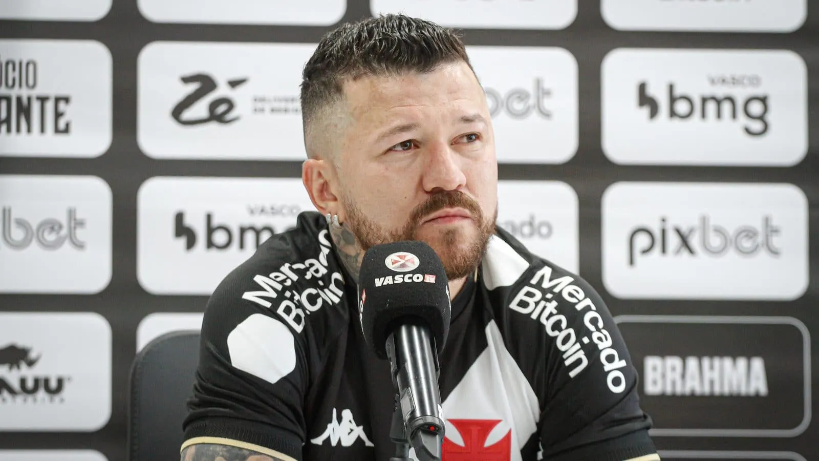 Vasco: Rossi chega para dar experi&ecirc;ncia ao ataque e identifica&ccedil;&atilde;o em campo