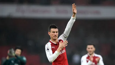 Seguro, o Arsenal anulou as virtudes do Tottenham e venceu um d&eacute;rbi para se elogiar Wenger