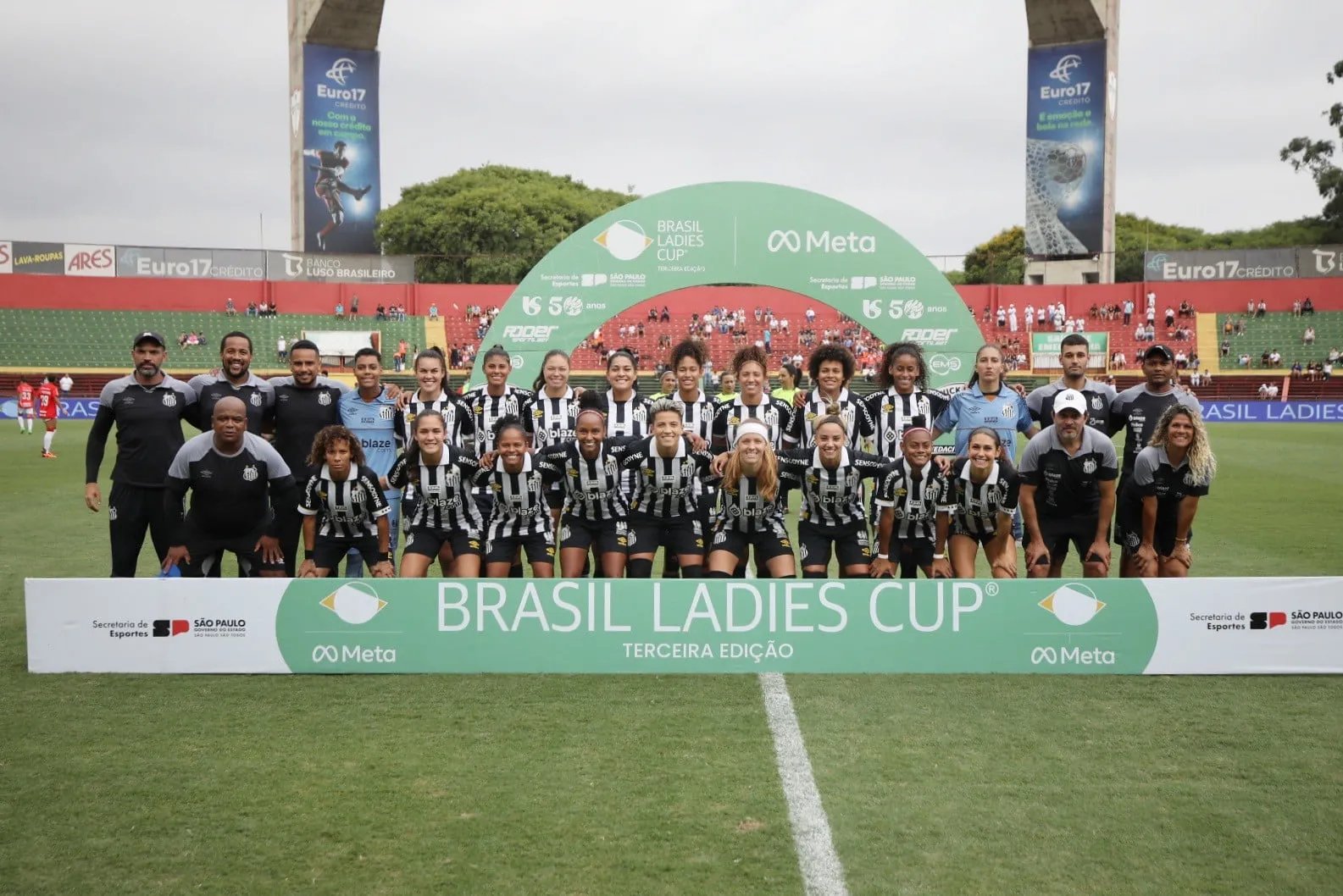 Masculino do Santos foi rebaixado e quem pagar&aacute; (tamb&eacute;m) por isso &eacute; o time feminino