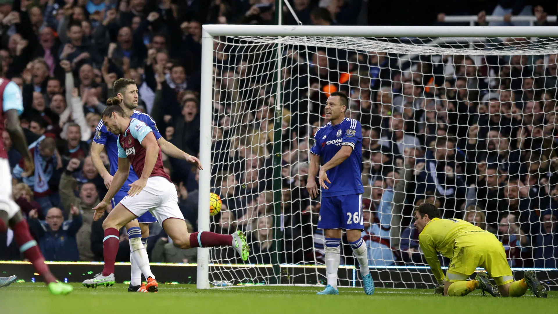 A fase do Chelsea &eacute; t&atilde;o ruim que recuperou at&eacute; Andy Carroll