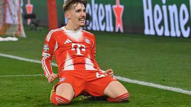 Joia de 17 anos faz hist&oacute;ria e Bayern vence de virada ap&oacute;s gol contra de Kimmich