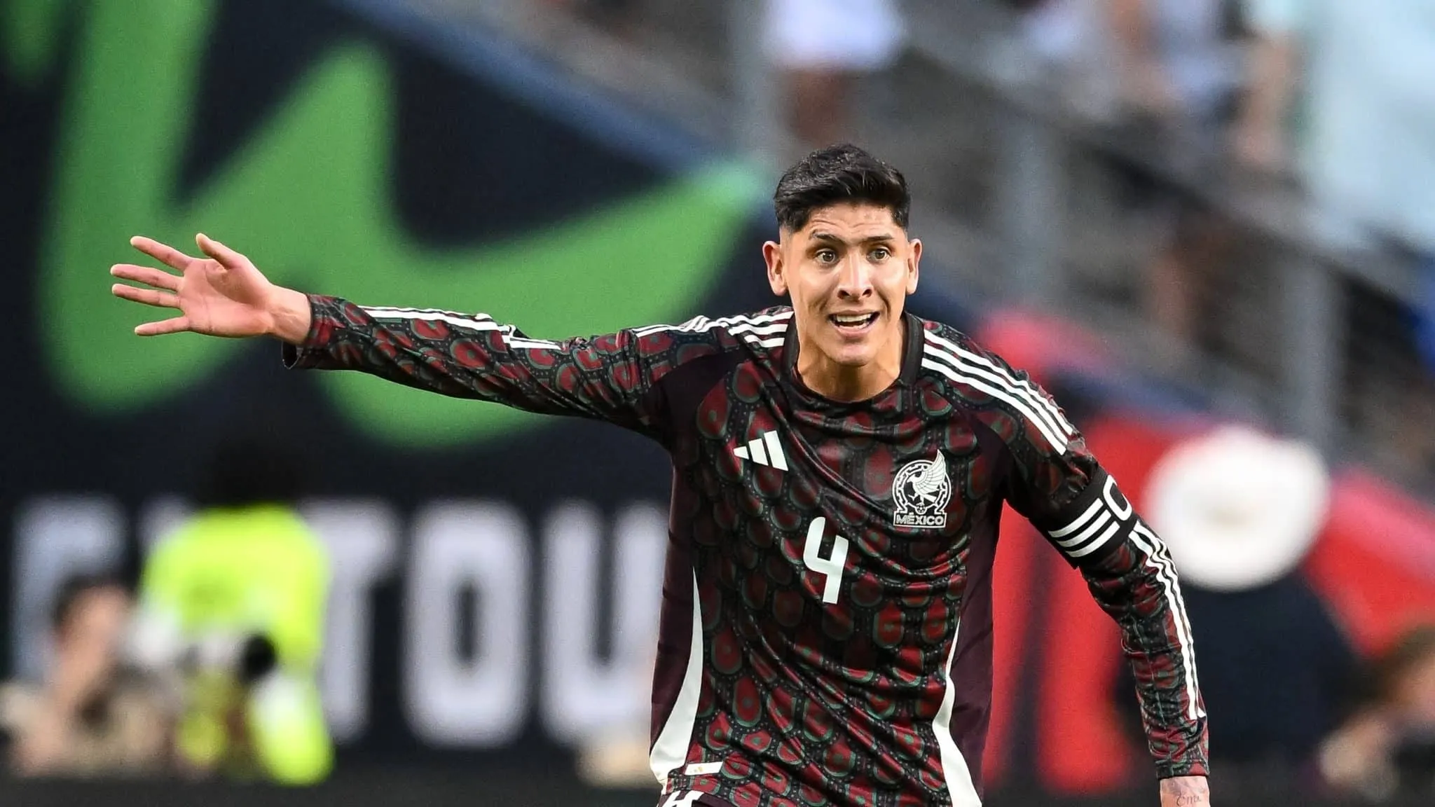 Les&atilde;o de estrela e retoque: gramado tamb&eacute;m &eacute; vil&atilde;o em M&eacute;xico e Jamaica